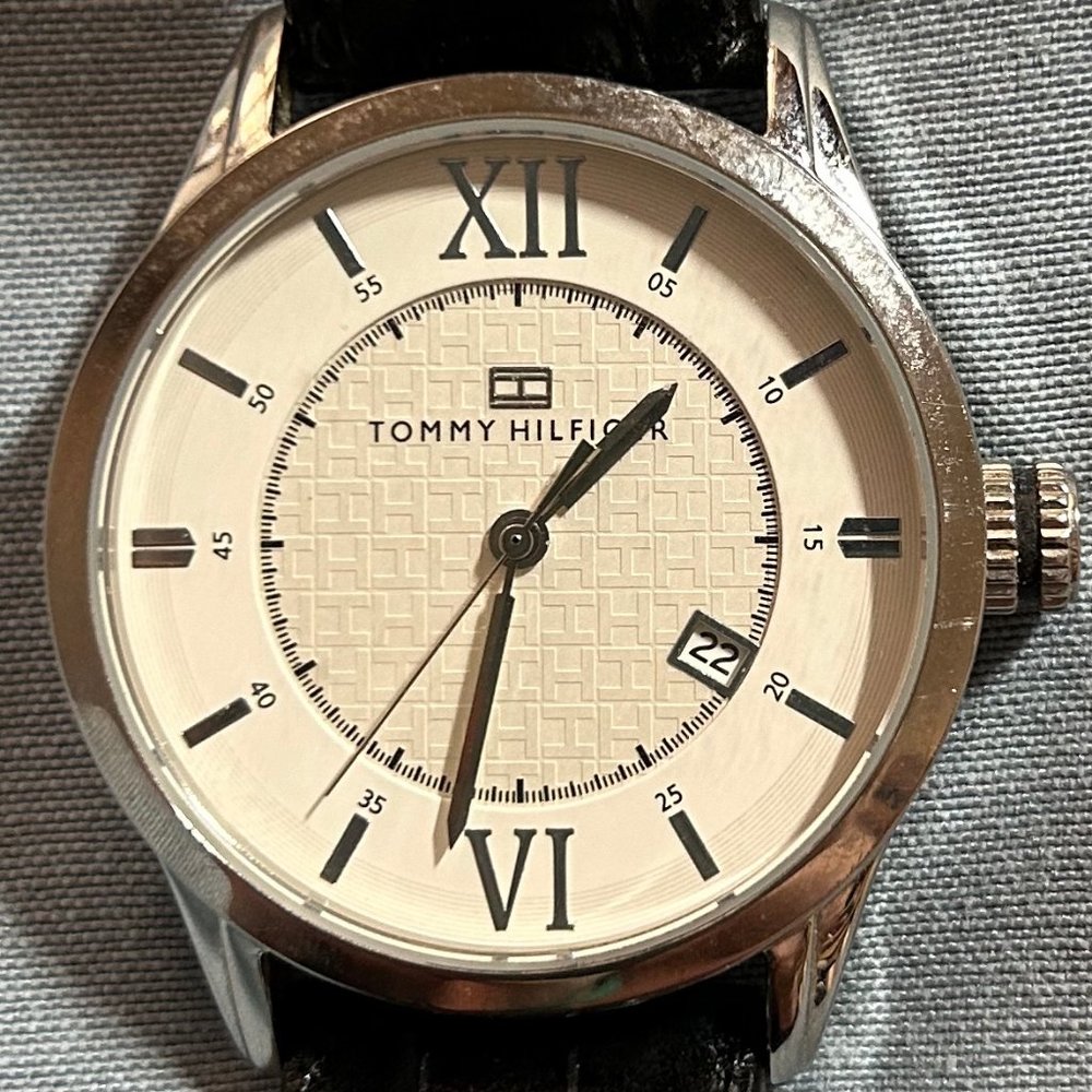 Unique and Stylish Tommy Hilfiger White-Face Men's Watch